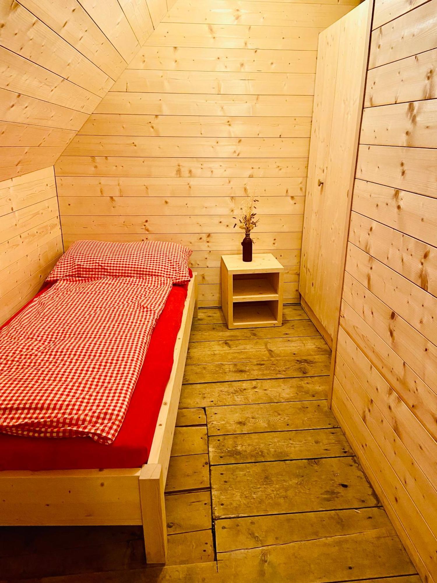 Alp Es-Cha Dadour Bed & Breakfast Madulain Bagian luar foto