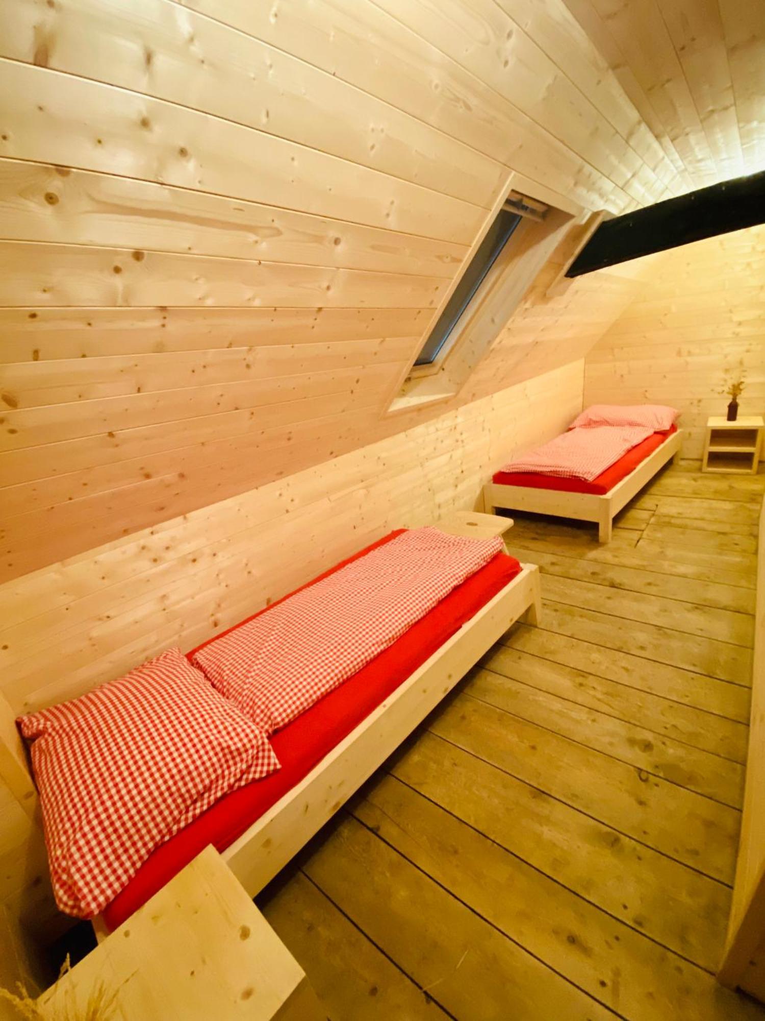 Alp Es-Cha Dadour Bed & Breakfast Madulain Bagian luar foto