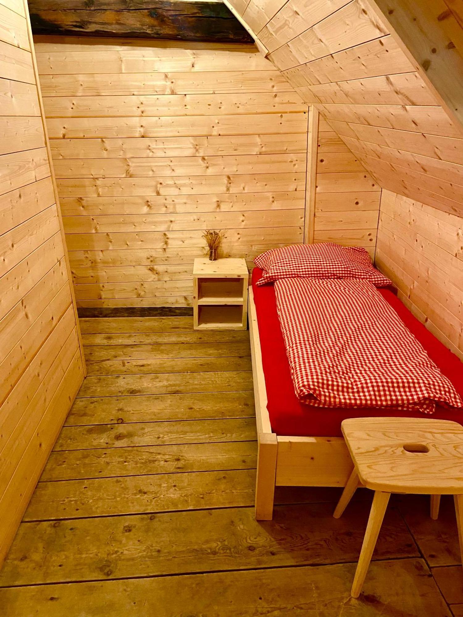 Alp Es-Cha Dadour Bed & Breakfast Madulain Bagian luar foto